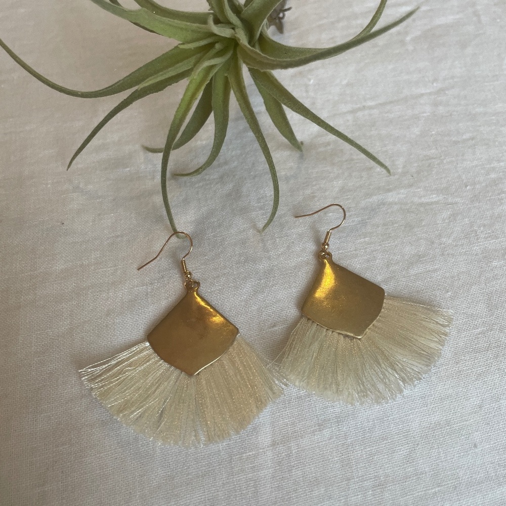 🌟 Buy 2 Pairs, Get One Free, NWT Fan-Shaped Tassel Earrings